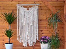 Závěsné MACRAMÉ Nebeské šaty 60 cm